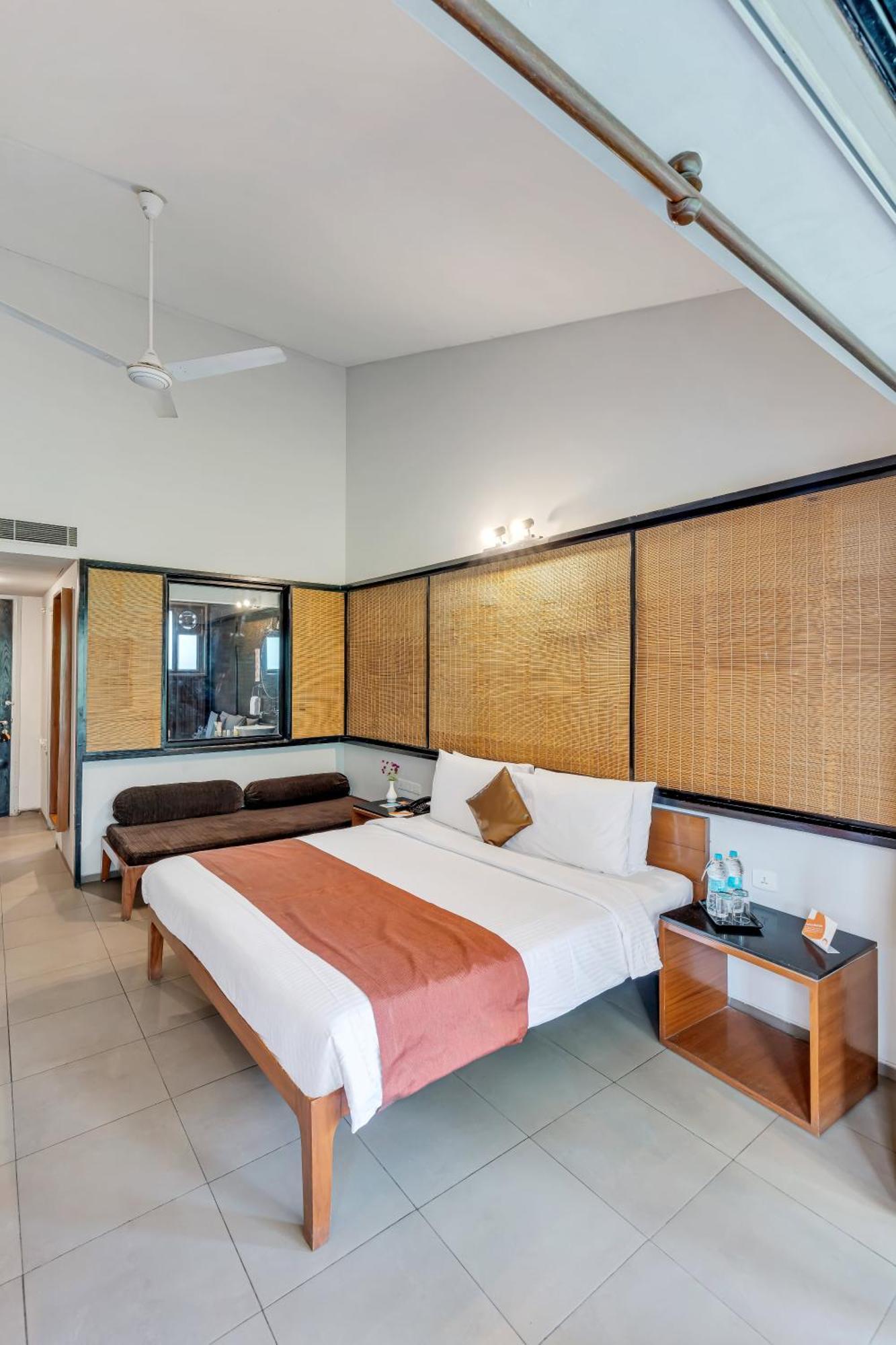 Club Mahindra Corbett Hotel Garjia Exterior photo