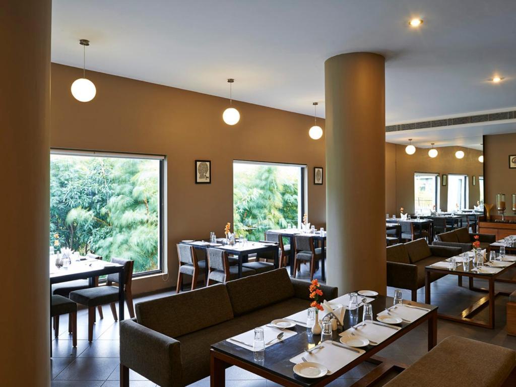 Club Mahindra Corbett Hotel Garjia Exterior photo